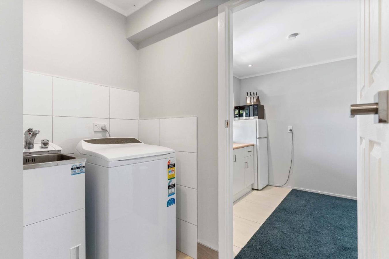 Onemana Retreat - Self-Contained Unit With Hot Tub Appartement Opoutere Buitenkant foto