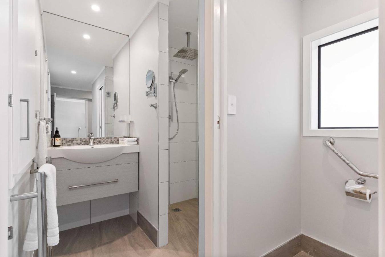 Onemana Retreat - Self-Contained Unit With Hot Tub Appartement Opoutere Buitenkant foto